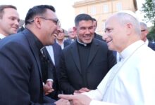 La mañana de este martes 23 de junio de 2026, el Papa León XIV recibió en la residencia de Castelgandolfo, Italia, al sacerdote Leonel Báez Téllez, integrante del clero de la Arquidiócesis de Puebla, quien se incorporará al servicio de la Santa Sede