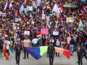 ste sábado 13 de junio por la tarde se llevará a cabo la Marcha del Orgullo LGBT en la ciudad de Puebla. Se prevé que el contingente sea numeroso y ordenado, reuniendo a miles de personas que saldrán a las calles para visibilizar a la comunidad y exigir el respeto a sus derechos humanos.