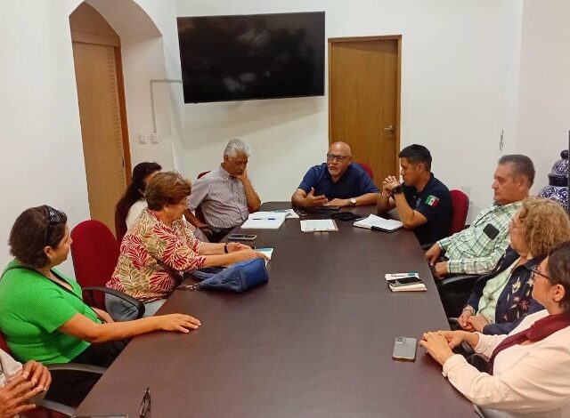 Con el objetivo de fortalecer la coordinación entre las autoridades y la ciudadanía en materia de seguridad, se llevó a cabo una mesa de trabajo en la junta auxiliar de Santiago Momoxpan.