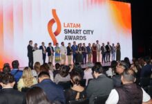 Con el firme objetivo de impulsar el desarrollo de ciudades inclusivas e innovadoras, el presidente municipal de Puebla, Pepe Chedraui, participó activamente en la Ceremonia de Premiación Smart City LATAM Awards. Este evento se consolidó como el acto central de la segunda jornada del Smart City Expo LATAM Congress 2026, el foro más importante de transformación urbana en la región.