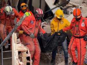 La brigada mexicana de rescate Topos Azteca confirmó el inicio de las maniobras de recuperación de víctimas en territorio venezolano tras un grave colapso de estructuras. El equipo especializado, que se encuentra desplegado en la denominada "Misión Venezuela"