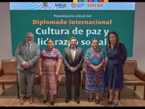 Con la participación de Rigoberta Menchú, Premio Nobel de la Paz, la UDLAP presentó el nuevo Diplomado Internacional en Cultura de Paz y Liderazgo Social, un programa bimodal que iniciará el próximo 4 de julio de 2026 y estará abierto a profesionales nacionales y extranjeros.