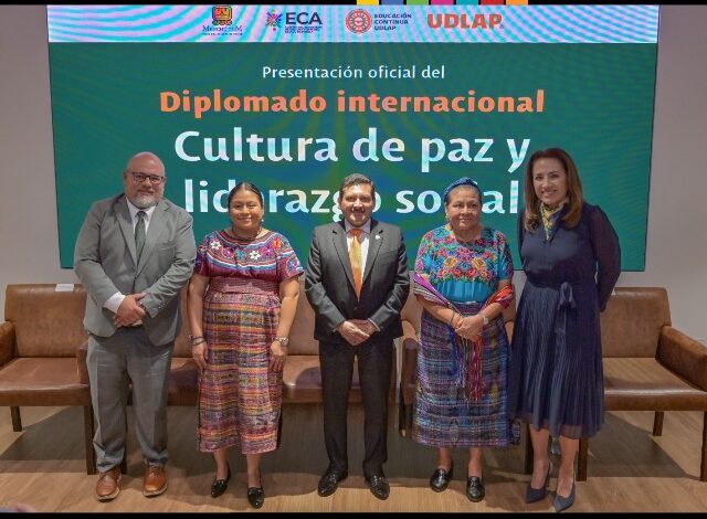 Con la participación de Rigoberta Menchú, Premio Nobel de la Paz, la UDLAP presentó el nuevo Diplomado Internacional en Cultura de Paz y Liderazgo Social, un programa bimodal que iniciará el próximo 4 de julio de 2026 y estará abierto a profesionales nacionales y extranjeros.