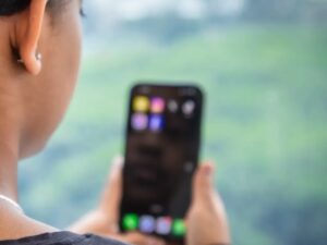 De acuerdo con el más reciente informe global de la organización internacional UNICEF titulado "Disrupting Harm México: proteger a la niñez de la violencia sexual digital", la desprotección y los peligros en entornos digitales representan una crisis latente para la infancia y la adolescencia en el país.