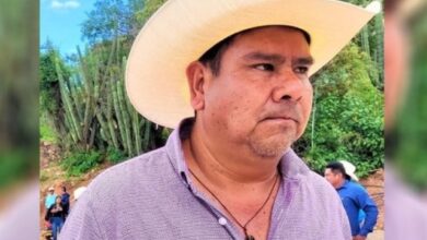 El presidente municipal de San Miguel Amatitlán, Joel Ángel Bravo Martínez, fue asesinado a balazos la mañana de este sábado 13 de junio afuera de su domicilio, ubicado en la región de la Mixteca oaxaqueña