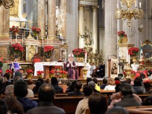 Tras cinco décadas de guiar con templanza y entrega el caminar espiritual de la Iglesia y consolidar una vida entera al servicio de Dios, el Arzobispo de Puebla, Monseñor Víctor Sánchez Espinosa, celebra un legado profundamente marcado por la cercanía con sus comunidades, la vocación de servicio y una inquebrantable dedicación al ministerio.