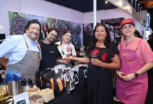 La Convención Nacional del Café (CONCAFÉ) 2026 vive sus días más cruciales en el Centro de Convenciones de Puebla. Actualmente se desarrollan las etapas preliminares del Concurso de Calidad en Taza “Por Amor a Puebla” 2026