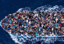 Por primera vez en una década, el mapa del desplazamiento forzado en el mundo muestra un leve respiro. Según el último balance presentado por la Agencia de la ONU para los Refugiados (ACNUR), el número de personas obligadas a huir de la violencia