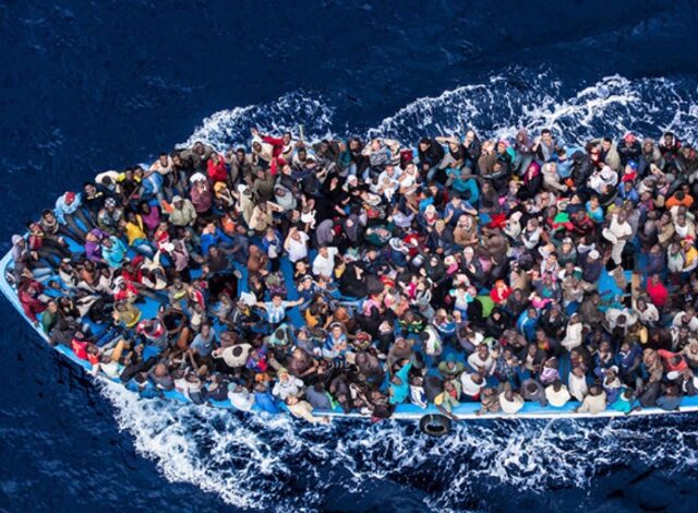 Por primera vez en una década, el mapa del desplazamiento forzado en el mundo muestra un leve respiro. Según el último balance presentado por la Agencia de la ONU para los Refugiados (ACNUR), el número de personas obligadas a huir de la violencia
