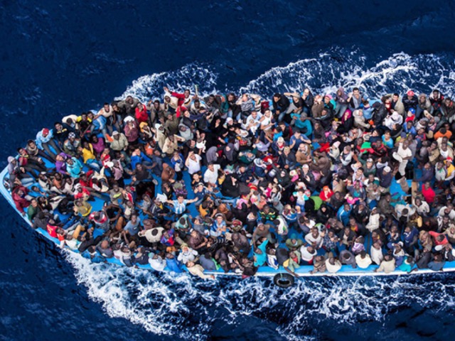 Por primera vez en una década, el mapa del desplazamiento forzado en el mundo muestra un leve respiro. Según el último balance presentado por la Agencia de la ONU para los Refugiados (ACNUR), el número de personas obligadas a huir de la violencia