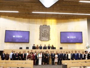 El embajador de la República Popular China en México, Chen Daojiang, visitó el Congreso de Puebla, donde fue recibido por el presidente de la Junta de Gobierno y Coordinación Política, Pável Gaspar, junto a un grupo de diputados que le dieron la bienvenida.