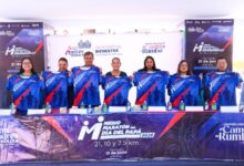 Como parte de los preparativos para la 12ª edición del Medio Maratón del Día del Papá 2026, la presidenta municipal, Lupita Cuautle, presentó de manera oficial la playera y la medalla conmemorativas del evento