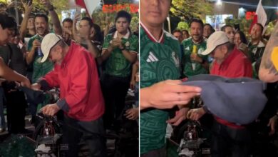 Las grandes concentraciones de fanáticos no solo están dejando momentos de euforia festiva, sino también conmovedoras muestras de humanidad que demuestran el lado más noble de la sociedad mexicana. En las últimas horas, las redes sociales se han inundado de comentarios positivos tras difundirse el momento en que decenas de aficionados se unieron para realizar una "cooperacha"