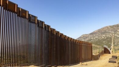 El gobierno de Estados Unidos prevé concluir la construcción del muro fronterizo con México a finales de 2027, cumpliendo así una de las promesas de campaña más emblemáticas de Donald Trump.