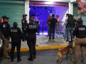 El secretario de Gobernación Municipal de Puebla, Francisco Rodríguez, informó que fueron retirados 10 puestos que comercializaban bebidas alcohólicas en la vía pública.