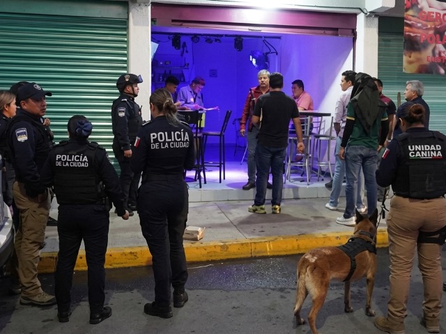 El secretario de Gobernación Municipal de Puebla, Francisco Rodríguez, informó que fueron retirados 10 puestos que comercializaban bebidas alcohólicas en la vía pública.