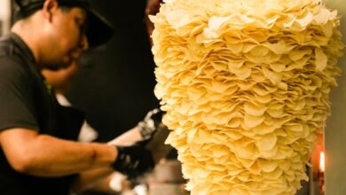 La genialidad gastronómica de la Ciudad de México no tiene límites. Cuando creíamos que el ingenio chilango ya lo había inventado todo en el arte taquero, las redes sociales se encendieron con un avistamiento insólito: un trompo de papas Sabritas.