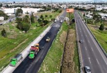 El Gobierno de Puebla inició trabajos de pavimentación con asfalto de alta tecnología en los carriles centrales del Periférico Ecológico, a la altura del Bulevar Forjadores con sentido a Volkswagen. Debido a estas labores, se registrará una reducción de carriles durante cinco días