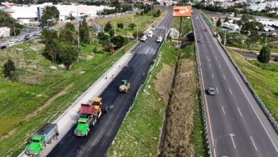 El Gobierno de Puebla inició trabajos de pavimentación con asfalto de alta tecnología en los carriles centrales del Periférico Ecológico, a la altura del Bulevar Forjadores con sentido a Volkswagen. Debido a estas labores, se registrará una reducción de carriles durante cinco días
