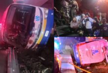Un aparatoso accidente se registró en los primeros minutos de este sábado 6 de junio sobre la autopista México-Puebla, luego de que un autobús que transportaba a jóvenes estudiantes volcara a la altura de la junta auxiliar de San Felipe Hueyotlipan, en la capital poblana, dejando un saldo de 42 personas lesionadas.