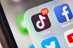 TikTok alcanzó un acuerdo de conciliación con un adolescente de 15 años semanas antes de enfrentarse a un juicio crucial en Estados Unidos.