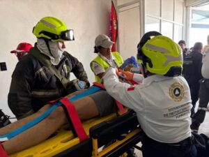 En un intenso y rápido operativo de emergencia coordinado a través del 9-1-1, personal de Protección Civil Estatal de Puebla logró rescatar con vida a dos hombres que se encontraban atrapados al interior de un pozo de 28 metros de profundidad en San Gregorio Zacapechpan