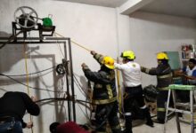 En un intenso y rápido operativo de emergencia coordinado a través del 9-1-1, personal de Protección Civil Estatal de Puebla logró rescatar con vida a dos hombres que se encontraban atrapados al interior de un pozo de 28 metros de profundidad en San Gregorio Zacapechpan