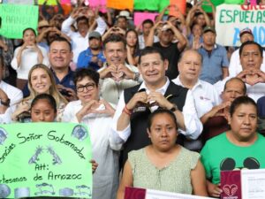 Con una inversión superior a los 4.5 millones de pesos, el gobernador de Puebla, Alejandro Armenta Mier entregó en Tepeaca 10 proyectos del Programa de Obra Comunitaria destinados a fortalecer al sector artesanal en el estado
