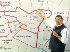 El gobernador Alejandro Armenta Mier anunció una proyección histórica en materia de obra pública al fijar la meta de pavimentar 53 mil calles en la capital y la totalidad de las carreteras de Puebla para el año 2030