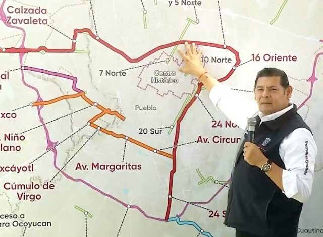 El gobernador Alejandro Armenta Mier anunció una proyección histórica en materia de obra pública al fijar la meta de pavimentar 53 mil calles en la capital y la totalidad de las carreteras de Puebla para el año 2030
