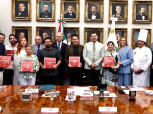 El gobernador Alejandro Armenta Mier encabezó la entrega de placas de reconocimiento a los 14 restaurantes poblanos incluidos en la Guía MICHELIN México 202