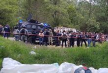 Una intensa movilización policial se registró en la zona norte de Chiapas tras el trágico hallazgo de ocho personas sin vida a un costado de la carretera federal Jitotol-La Cumbre