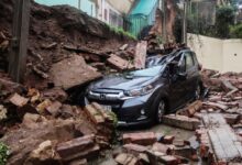 Un violento e inusual temporal que recorre Chile ha dejado un saldo preliminar de al menos 10 muertos, cuatro desaparecidos, 17 lesionados y más de 100.000 personas aisladas