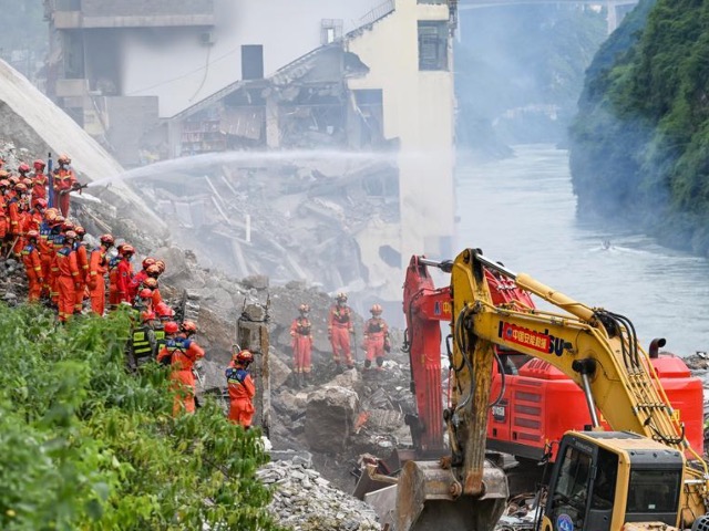 La cifra de víctimas mortales tras el devastador deslizamiento de tierra registrado hace dos semanas en el suroeste de China ascendió a 41 personas