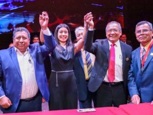 La secretaria de Deporte y Juventud, Gaby “La Bonita”, encabezó como madrina de generación la ceremonia de graduación de las y los estudiantes que concluyeron sus estudios