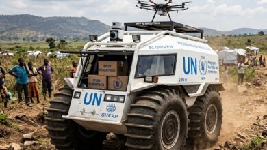 Vehículos controlados a distancia para acceder a zonas de conflicto, asistentes jurídicos virtuales y análisis de datos satelitales en tiempo real para detectar desplazamientos humanos. Las organizaciones humanitarias globales han comenzado a volcarse de lleno en la Inteligencia Artificial