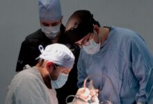 En la Unidad Médica de Alta Especialidad (UMAE) del Centro Médico Nacional “Manuel Ávila Camacho”, mejor conocido como IMSS "San José", un equipo médico realiza cirugías de oído con resultados altamente positivos