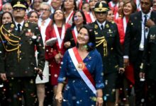 Keiko Fujimori asumió la presidencia de Perú tras imponerse en una de las contiendas electorales más ajustadas de la historia reciente del país.