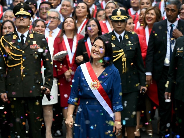 Keiko Fujimori asumió la presidencia de Perú tras imponerse en una de las contiendas electorales más ajustadas de la historia reciente del país.