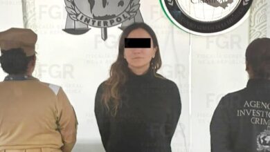 Elementos de la Fiscalía General de la República (FGR) detuvieron en las inmediaciones del Aeropuerto Internacional de la Ciudad de México (AICM) a Gilda “N”, hermana del exdirector de Petróleos Mexicanos (Pemex), Emilio Lozoya.