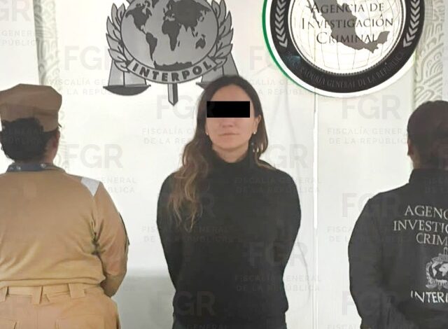 Elementos de la Fiscalía General de la República (FGR) detuvieron en las inmediaciones del Aeropuerto Internacional de la Ciudad de México (AICM) a Gilda “N”, hermana del exdirector de Petróleos Mexicanos (Pemex), Emilio Lozoya.