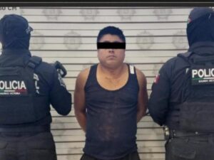 Una mujer sobrevivió de milagro tras ser apuñalada en al menos 13 ocasiones por su esposo durante la madrugada de este jueves en el municipio de Salinas Victoria, Nuevo León.