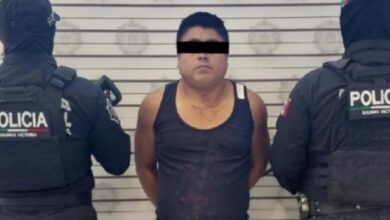 Una mujer sobrevivió de milagro tras ser apuñalada en al menos 13 ocasiones por su esposo durante la madrugada de este jueves en el municipio de Salinas Victoria, Nuevo León.
