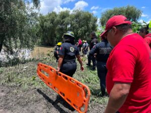 Una tragedia azotó al municipio de Santa Clara Ocoyucan la noche del miércoles 8 de julio, luego de que el desbordamiento del río Atoyac arrastrara una patrulla municipal.