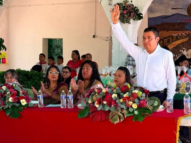 El alcalde del municipio de Temoac, Valentín Lavín, fue asesinado a balazos este día dentro de las instalaciones de la presidencia municipal, según informaron fuentes oficiales