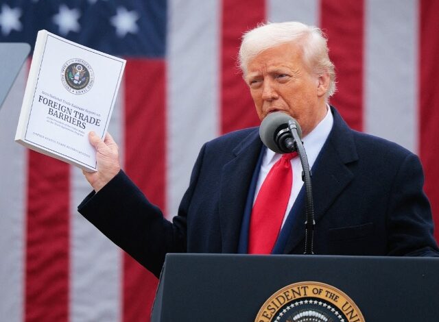 El presidente de Estados Unidos, Donald Trump, ha vuelto a activar su agresiva política comercial. A partir de este viernes, el gobierno estadounidense impondrá aranceles