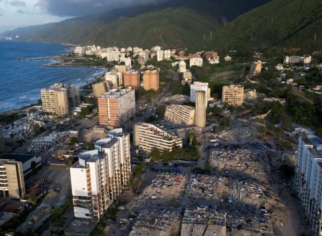 Las autoridades venezolanas comenzaron la demolición controlada con explosivos de edificaciones en riesgo de colapso tras los devastadores sismos de magnitud 7,2 y 7,5 que sacudieron al país el pasado 24 de junio.