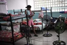 En medio de la devastación causada por el histórico doble terremoto de magnitudes 7.2 y 7.5 que sacudió la costa central de Venezuela, una historia de supervivencia ha conmovido a la región de La Guaira.