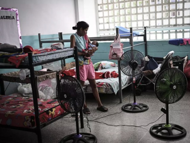 En medio de la devastación causada por el histórico doble terremoto de magnitudes 7.2 y 7.5 que sacudió la costa central de Venezuela, una historia de supervivencia ha conmovido a la región de La Guaira.
