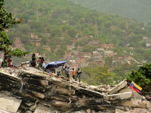 La cifra de víctimas mortales tras el devastador doble terremoto que sacudió a Venezuela el pasado 24 de junio ha ascendido a 4,333 fallecidos